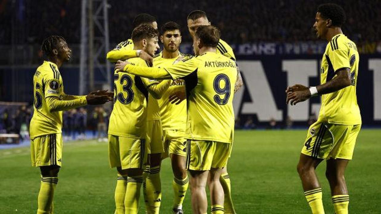 Fenerbahçe'nin yıldızı maç oynanırken takıma veda etti