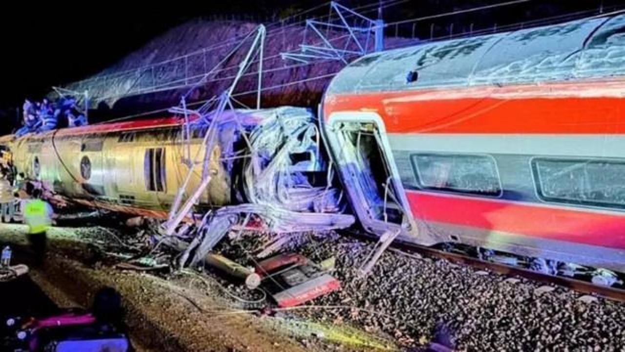 İspanya'da hızlı trenler raydan çıktı: Çok sayıda ölü ve yaralı var