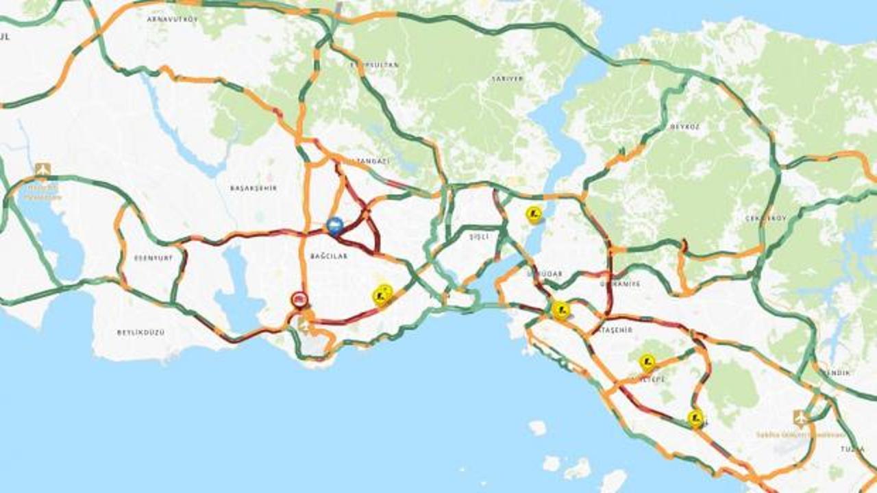 Kar yağdı, İstanbul'da trafik y&uuml;zde 80'e &ccedil;ıktı