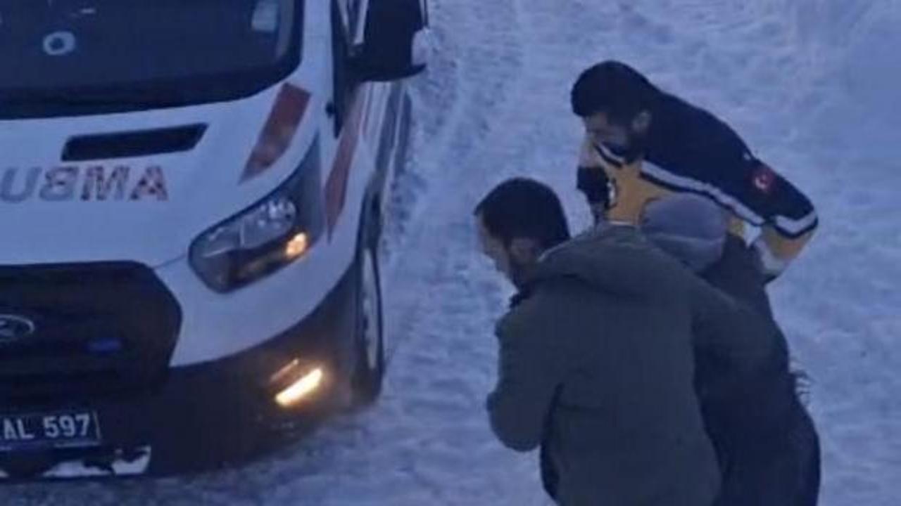 Kars'ta hasta kadın için ekipler seferber oldu