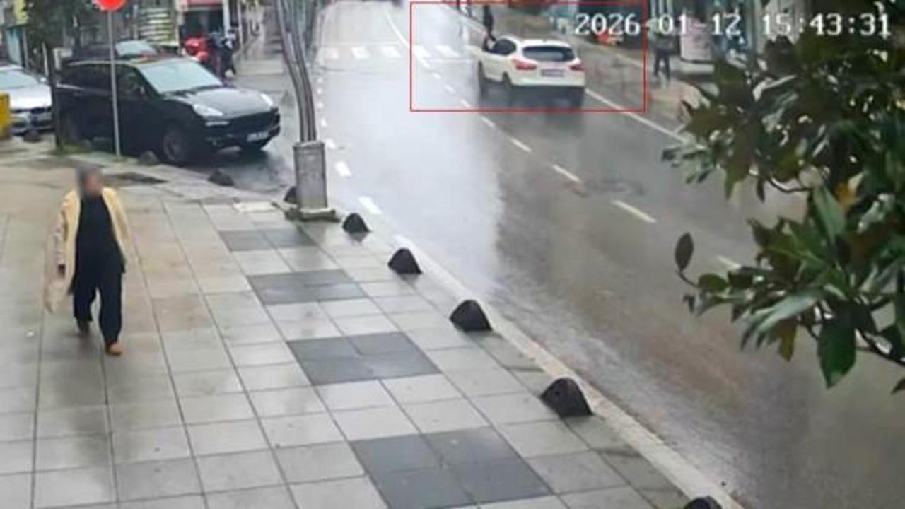 Kocaeli'de arabanın yaya ge&ccedil;idinde &ccedil;arptığı kadın ağır yaralandı