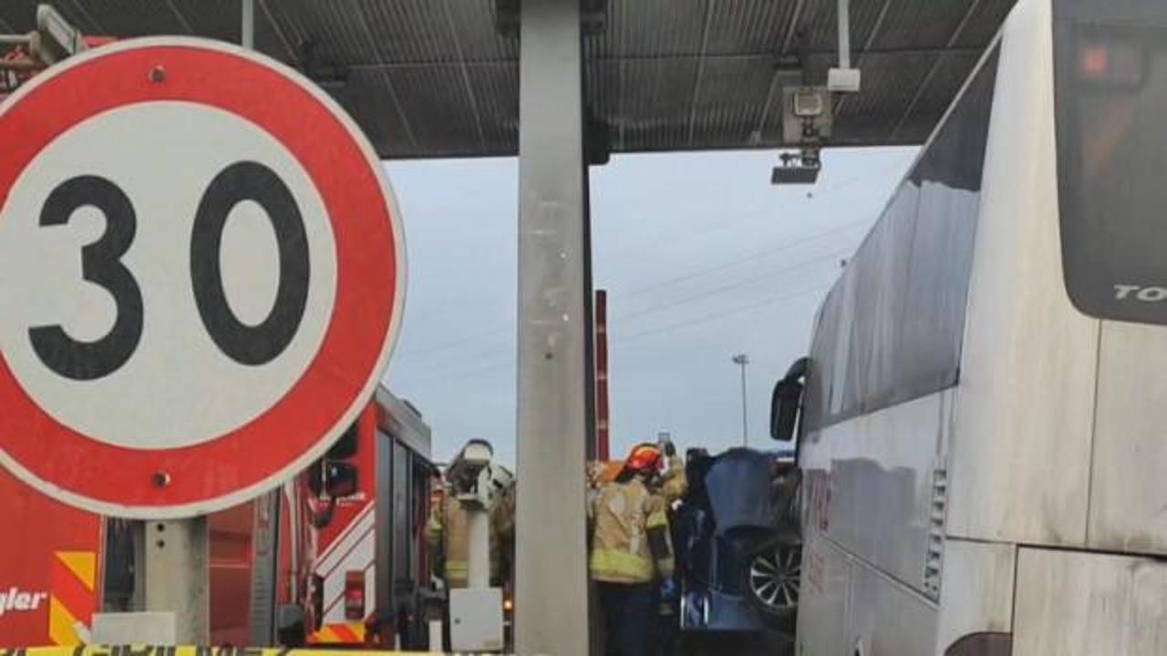 Kuzey Marmara Otoyolu Kınalı gişelerinde feci otob&uuml;s kazası: 2 &ouml;l&uuml;!