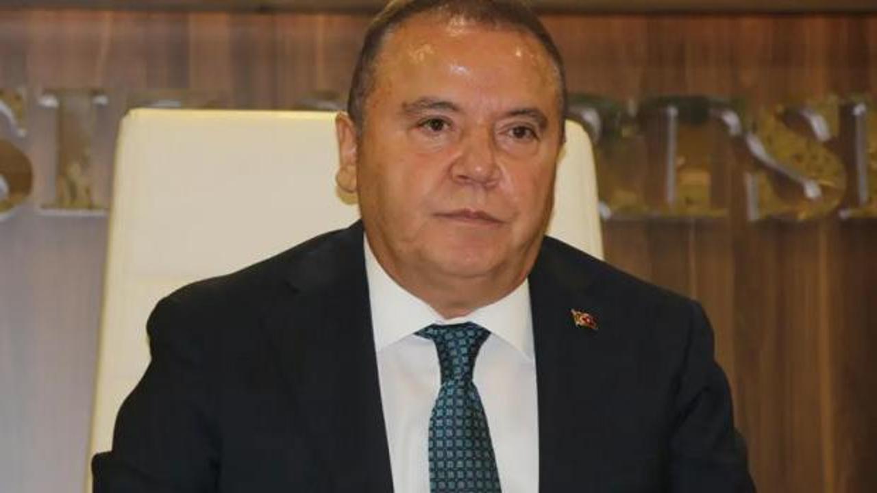 Muhittin Böcek hastaneye kaldırıldı