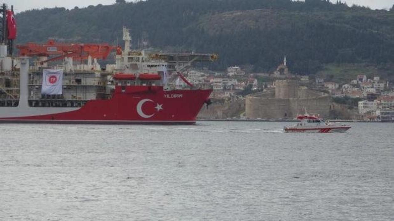 Türk sondaj gemisi Yıldırım Çanakkale Boğazı’ndan geçti