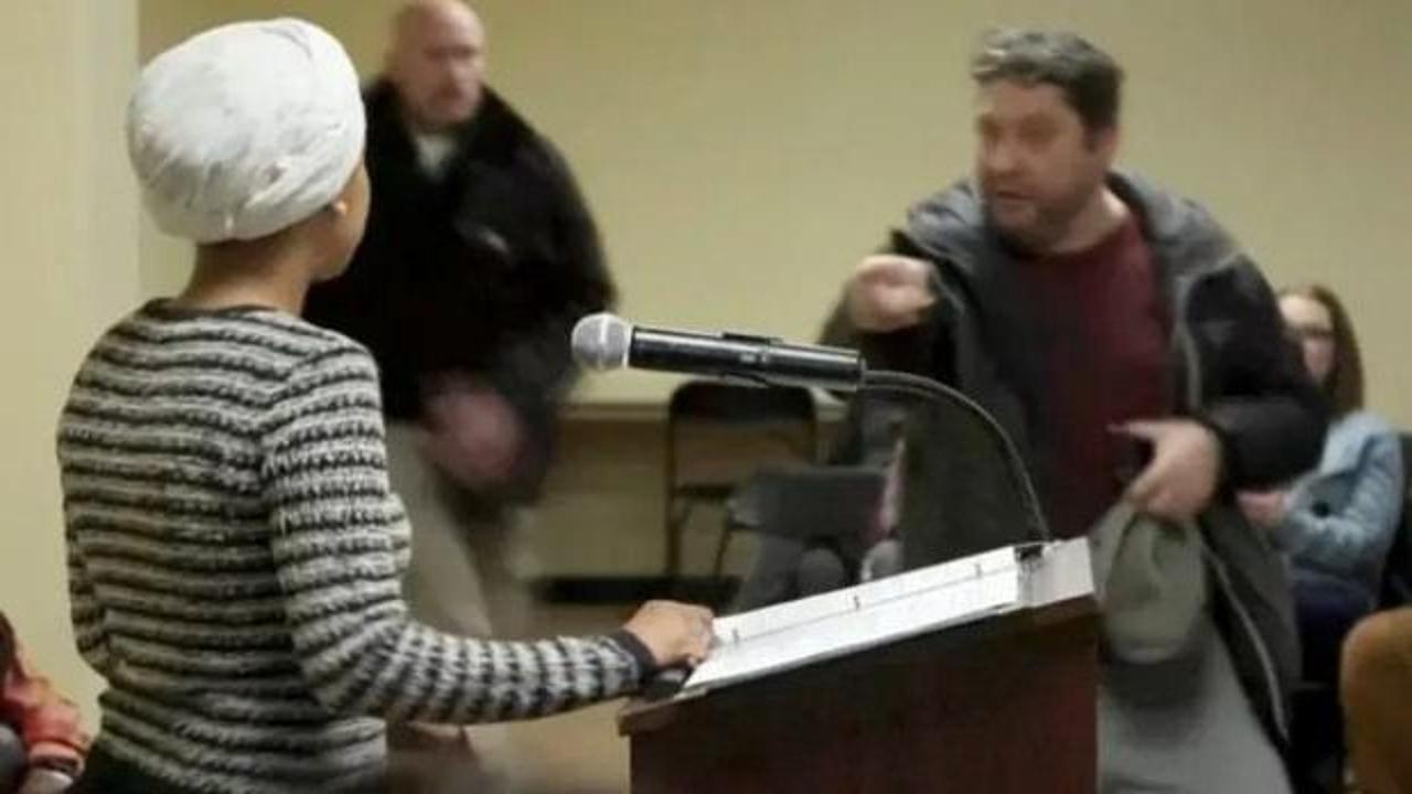 ABD'de yükselen İslamofobi: Müslüman vekil artan tehditler için Trump'ı işaret etti