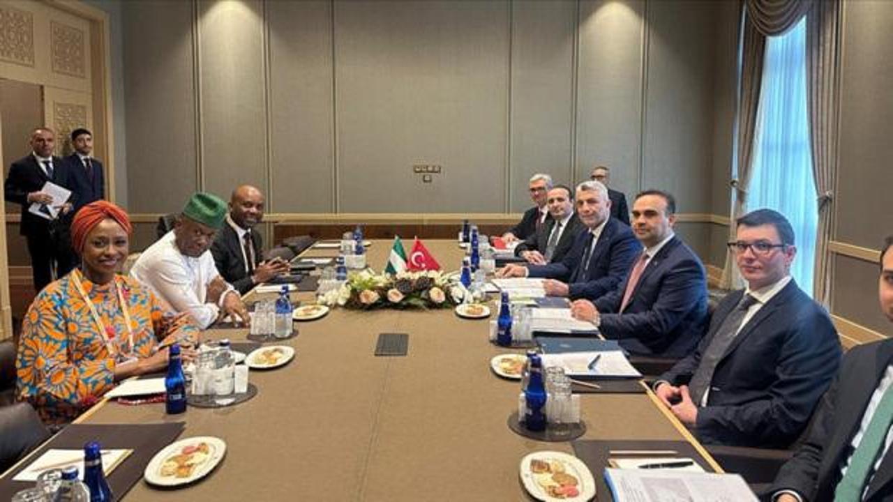 Bakanlar Bolat ve Kacır, Nijerya Sanayi, Ticaret ve Yatırım Devlet Bakanı Enoh ile g&ouml;r&uuml;şt&uuml;