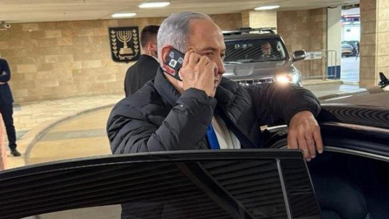 Bu kare gündeme oturdu! Herkes o detayı konuşuyor...