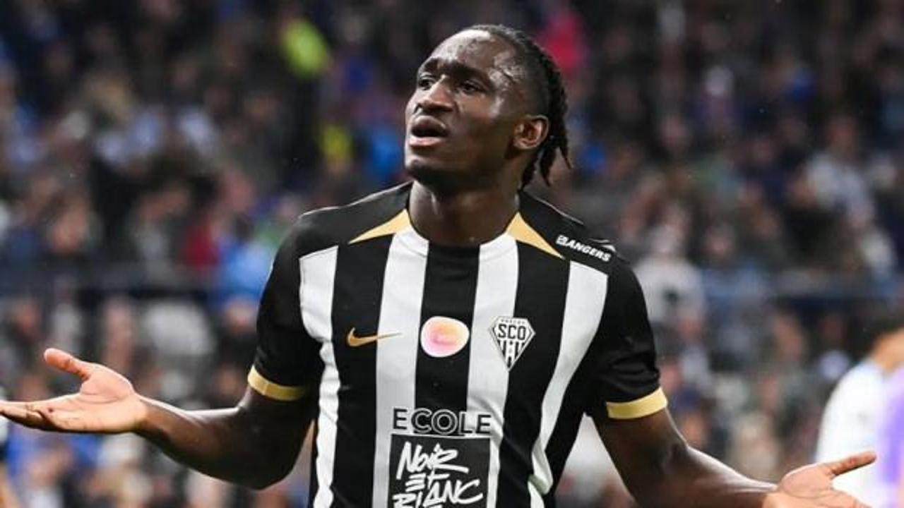 Fenerbahçe'nin yeni forveti İstanbul'a geldi! Maliyeti açıklandı