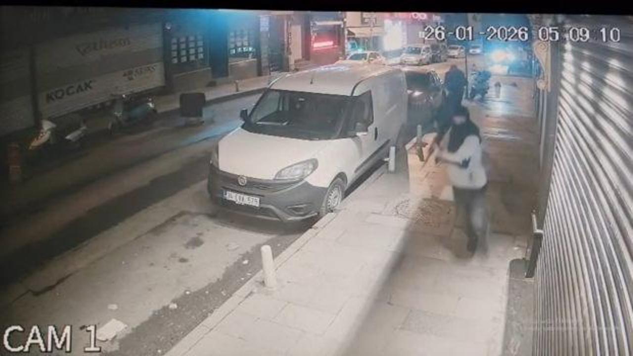 İstanbul'da kalaşnikofla kanlı pusu! Olay anı anbean kamerada