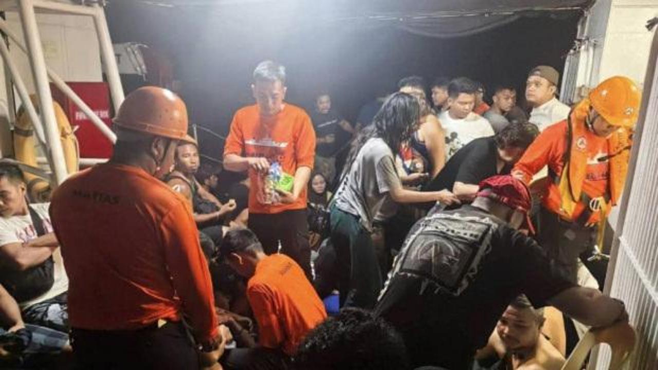 Filipinler'de feribot faciası! Çok sayıda ölü ve kayıp var