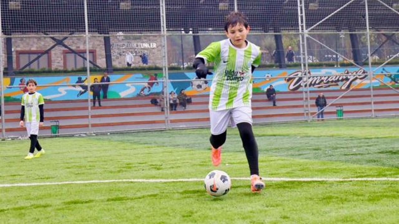 Minik kramponlar, 'Sömestır Kupası' için Ümraniye'de ter döküyor