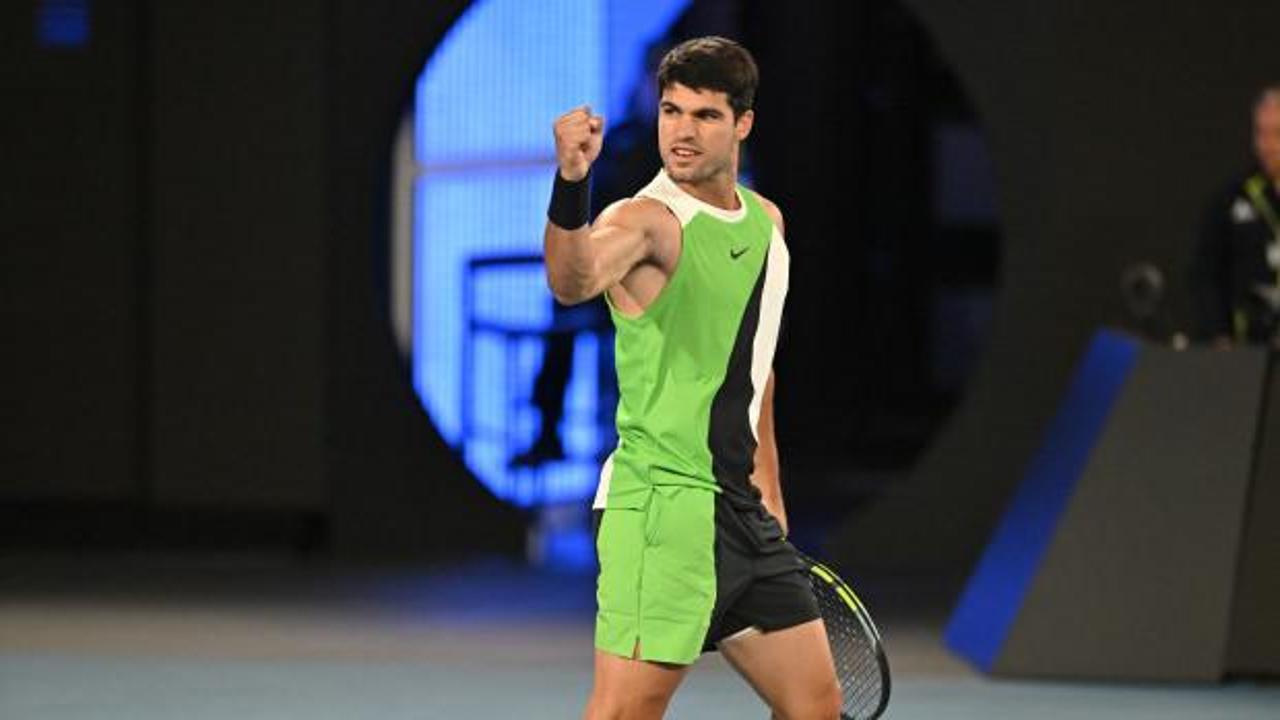 Novak Djokovic'i yenen Carlos Alcaraz Avustralya A&ccedil;ık'ta şampiyon oldu