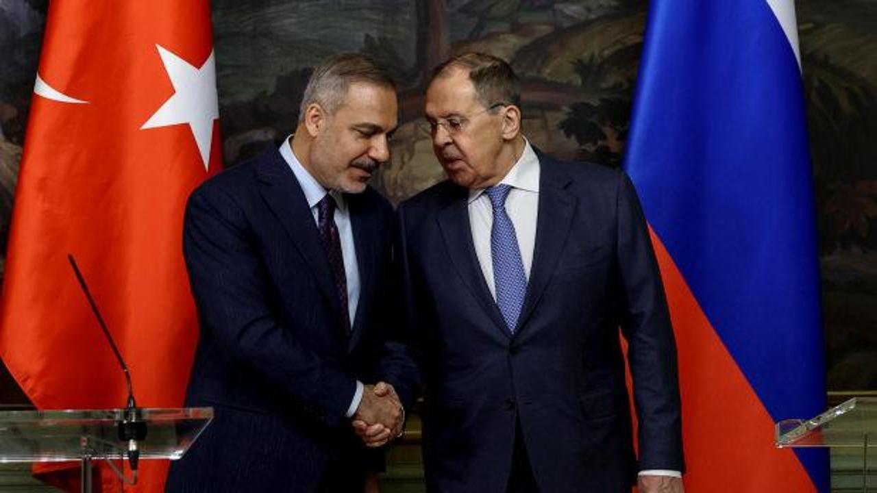 Rusya'dan çarpıcı Türkiye analizi! Lavrov'dan tarihi açıklama: Sadece Türkler durdurabilir