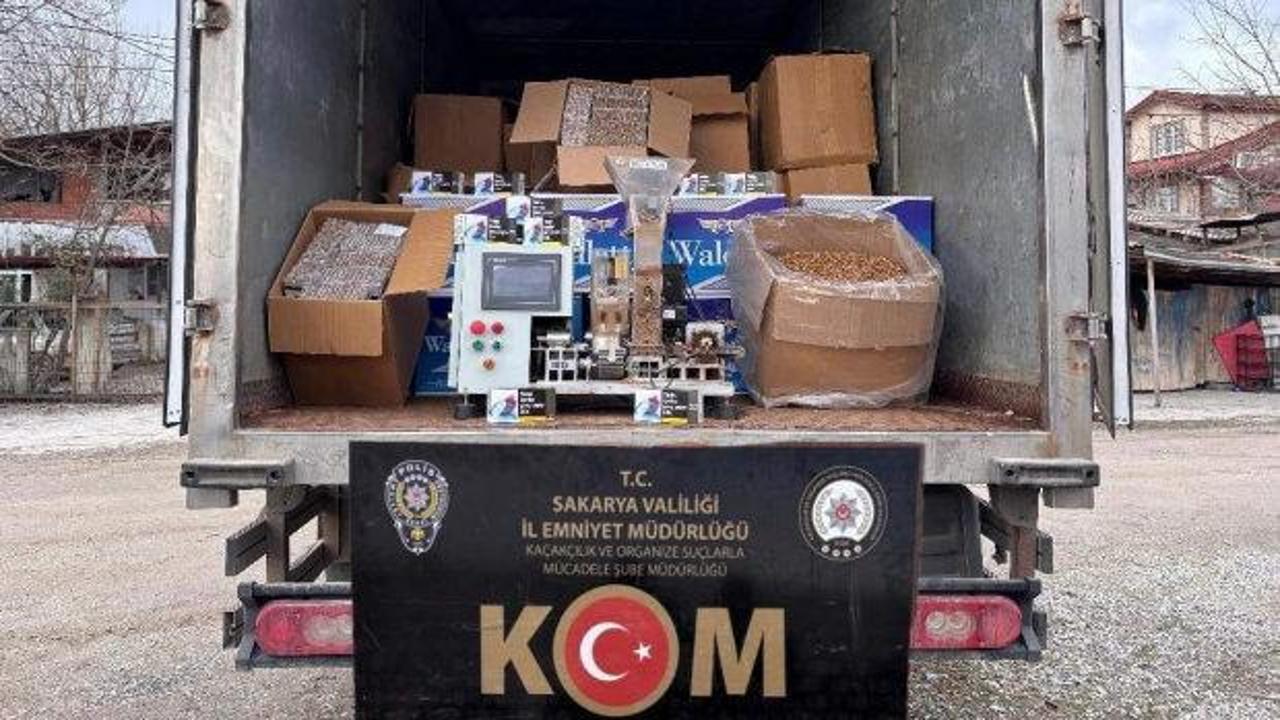 Sakarya'da 670 kilo kaçak tütün ile 483 bin makaron ele geçirildi
