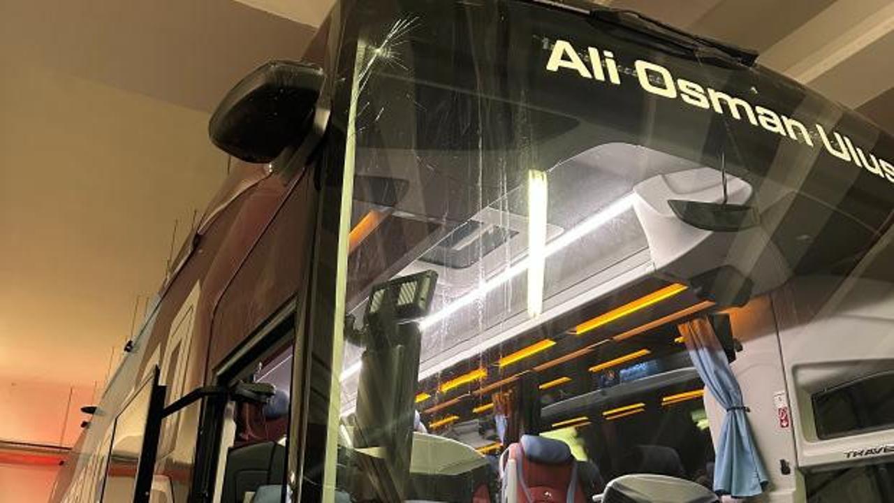 Trabzonspor'un otobüsüne maç öncesi taşlı saldırı!