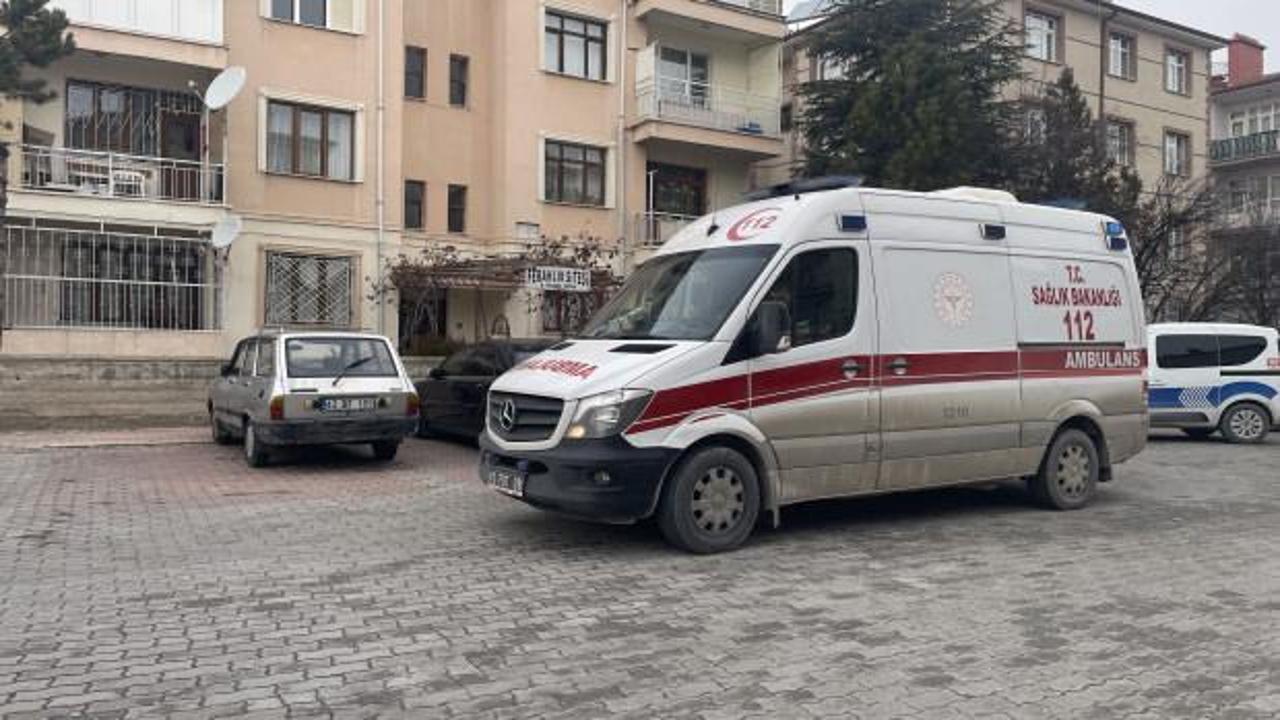 Tüfeğini temizlerken kazara kendini vurdu