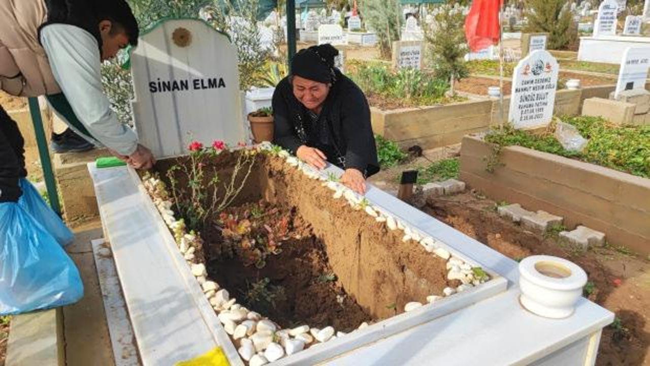 Adana'da oğlunun mezarının halini g&ouml;ren anne kahroldu