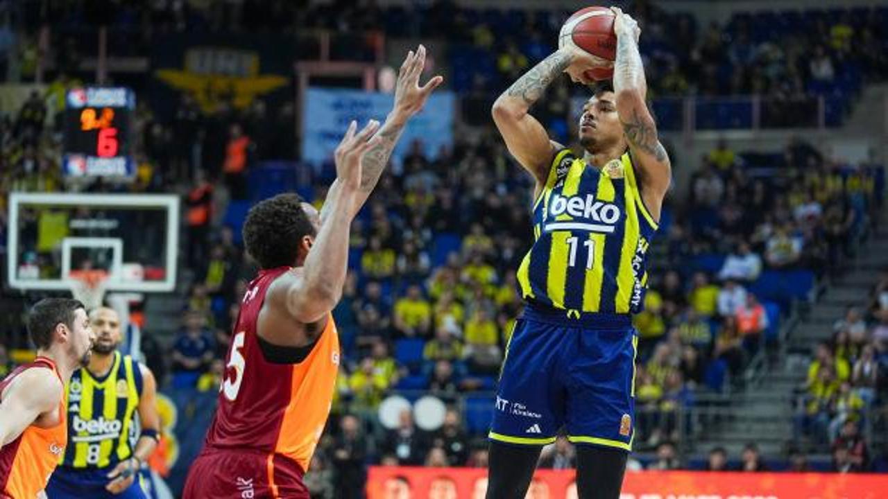 Derbide kazanan Fenerbah&ccedil;e! Galatasaray'ı devirdi