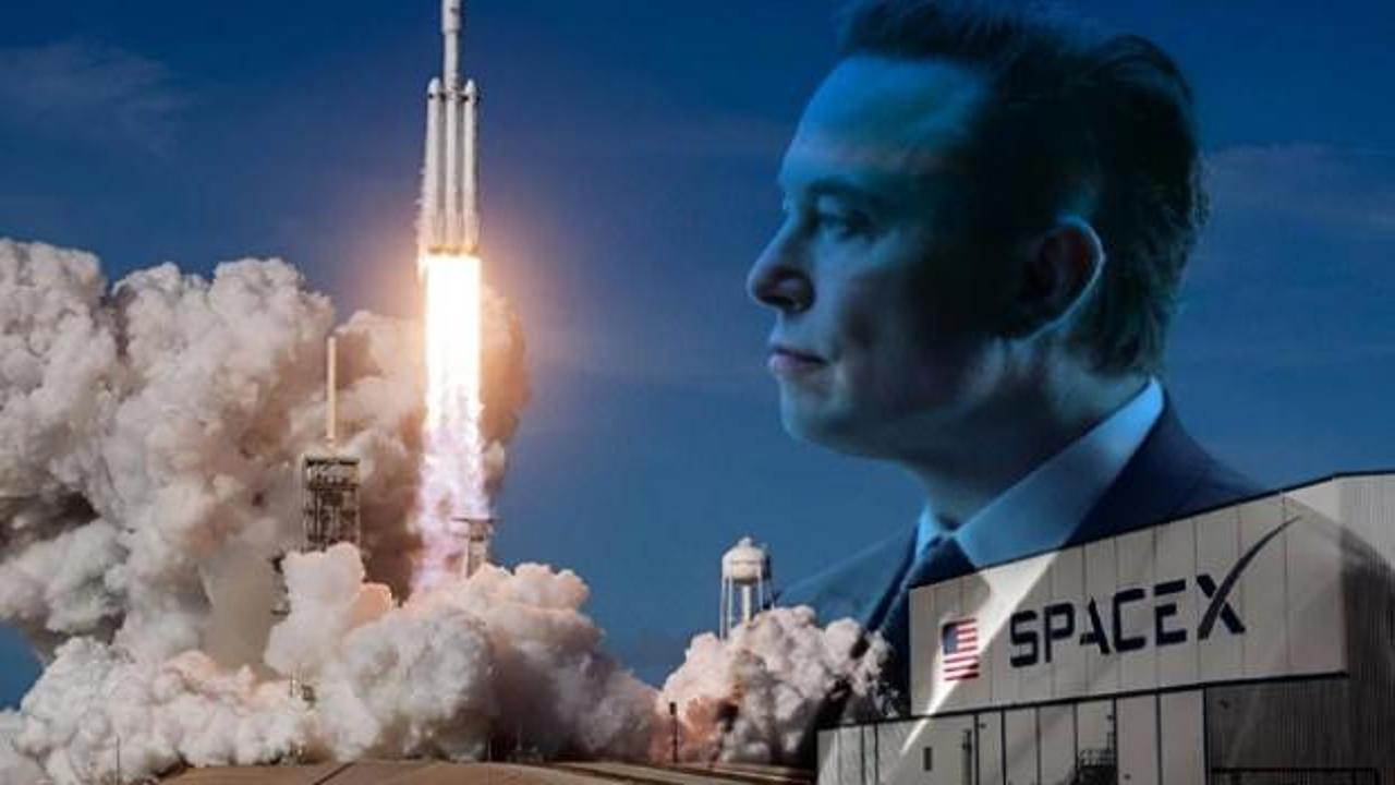 Elon Musk rotayı değiştirdi: Mars'a değil, Ay'a gidecek!