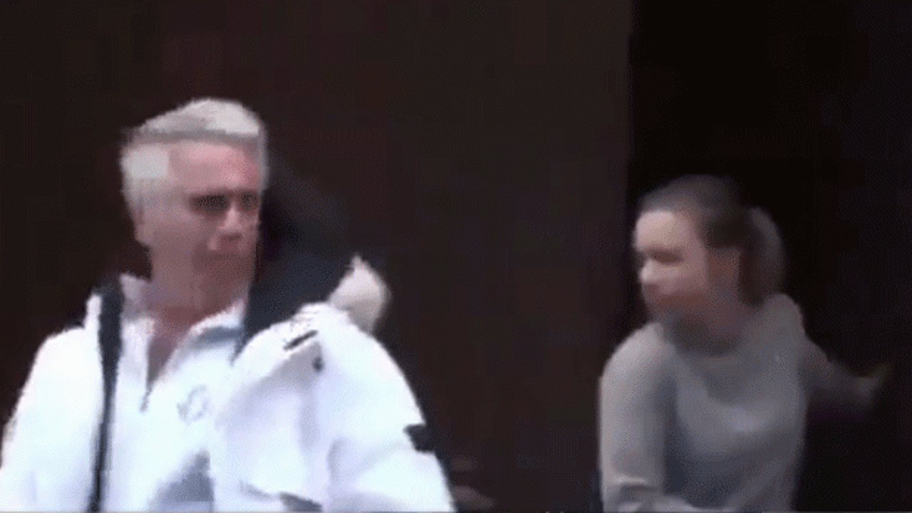 Epstein malikanesindeki detay! Kameralara takılan gizemli kadın yeniden gündemde