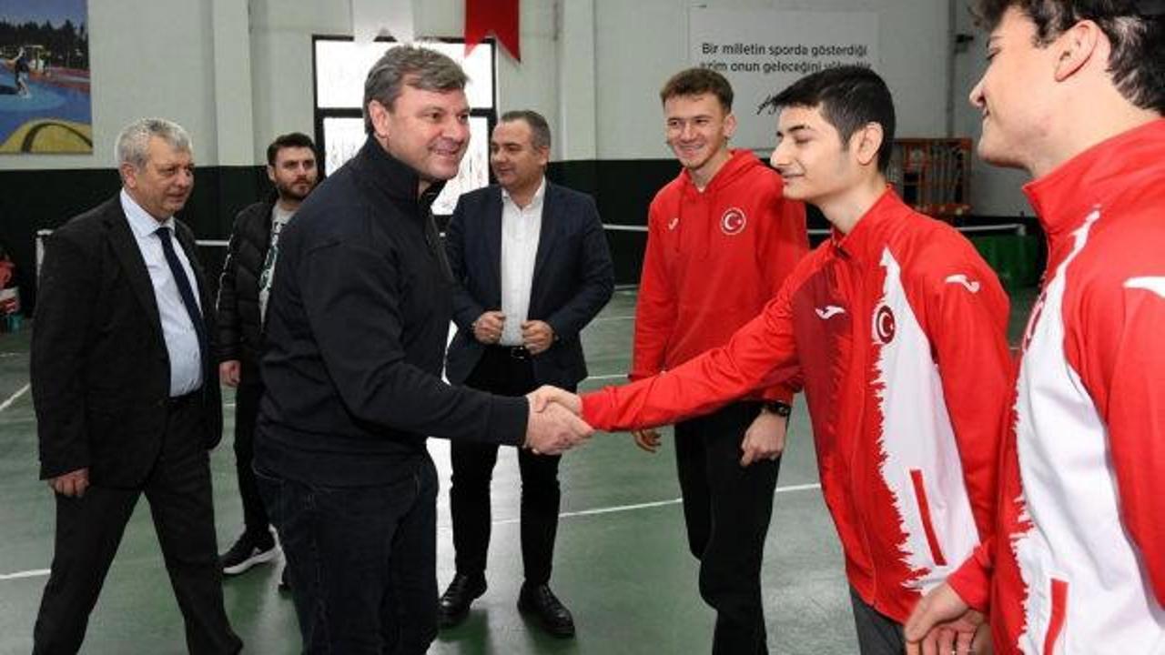 Ertuğrul Sağlam’dan sürpriz ziyaret! Atatürk’ün o sözünü hatırlattı