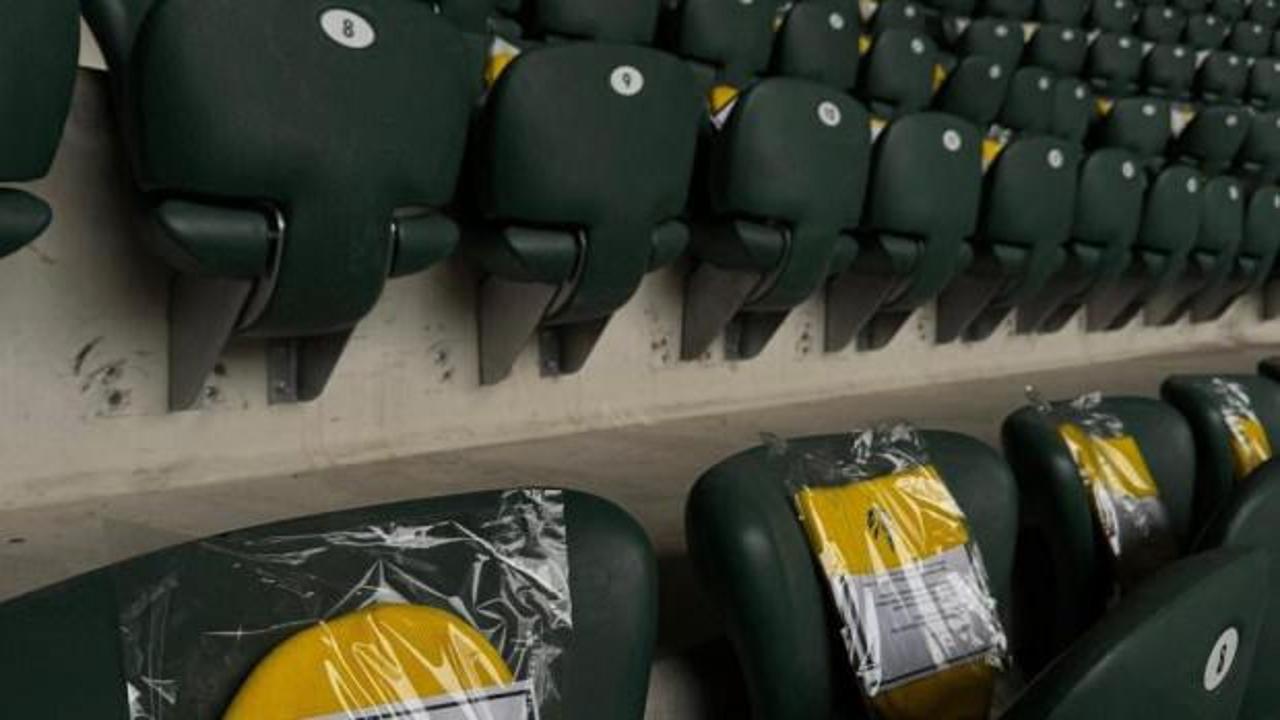 Fenerbahçe yönetiminden taraftarlarına sürpriz hediye! Koltuklara bırakıldı