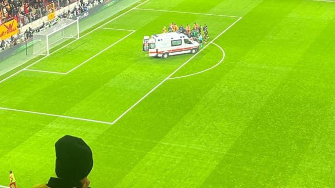 Galatasaray-İstanbulspor maçında korkutan anlar! Ambulansla hastaneye kaldırıldı