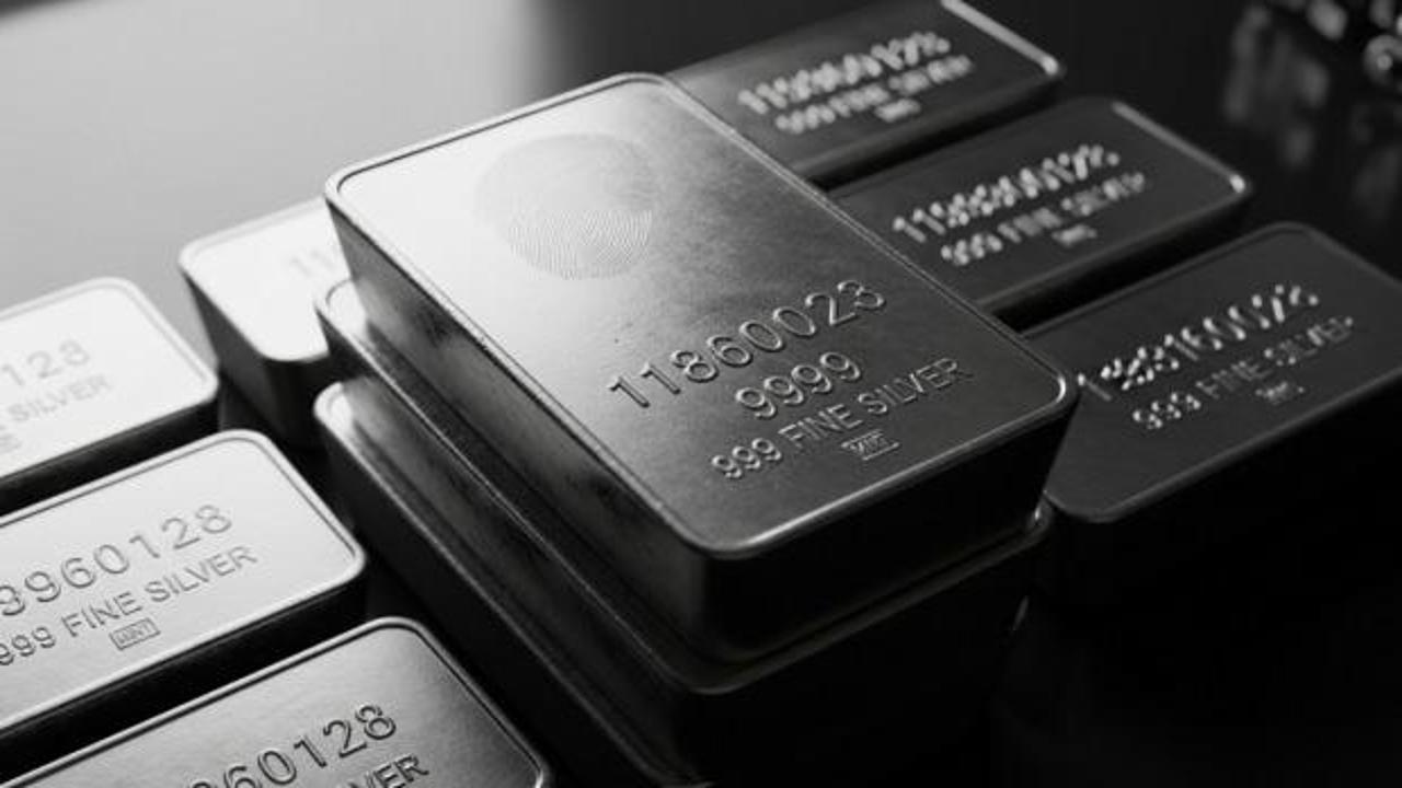 Gümüşte tarihi çöküş: 1980'den bu yana en sert düşüş yaşanıyor