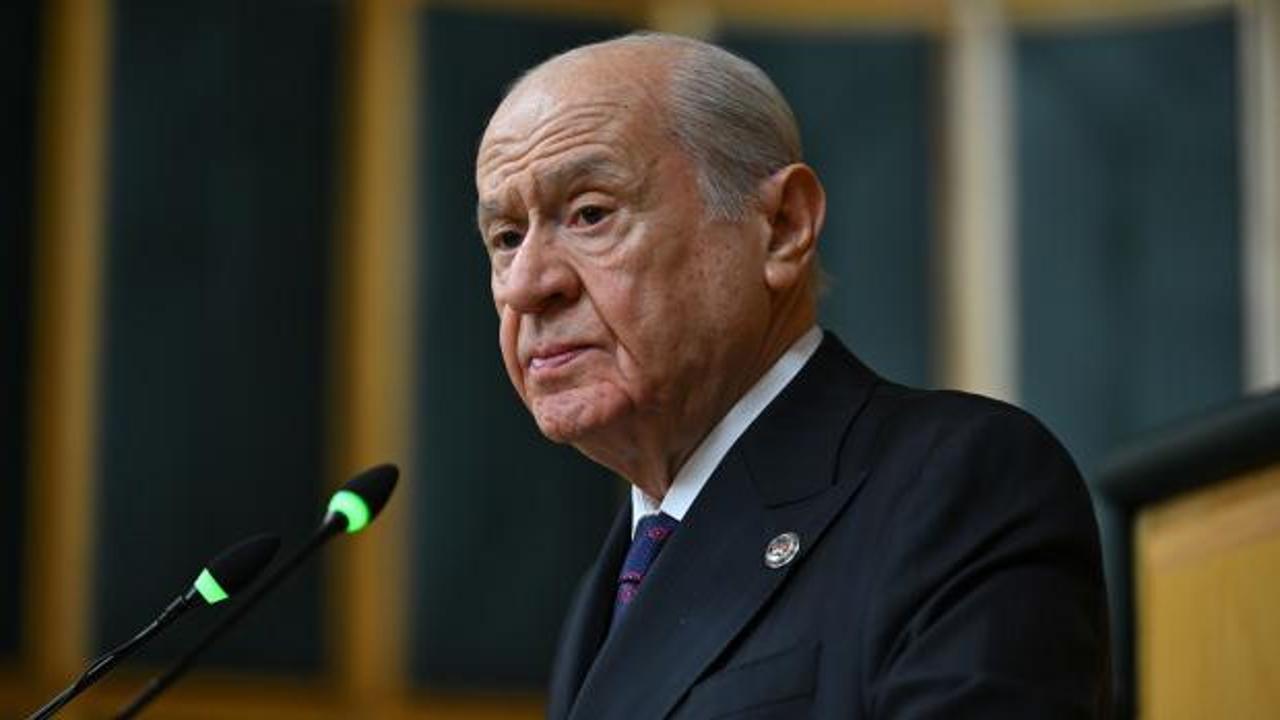 Herkes o detaya kilitlendi: İşte Bahçeli'nin yüzüğü ve rozetindeki gizli mesajlar