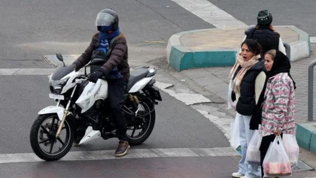 İran'da bir ilk! Kadınlar artık motosiklet kullanabilecek