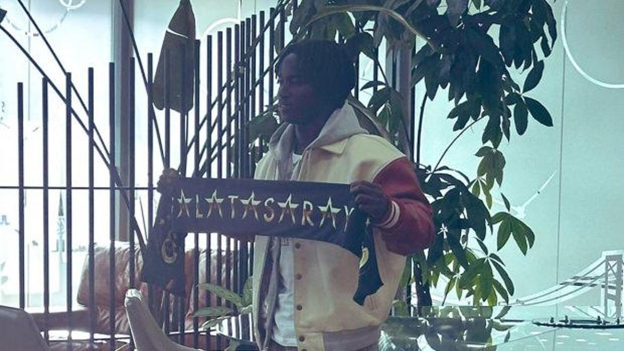 Galatasaray'ın yeni orta sahası Renato Nhaga, imza için İstanbul'da