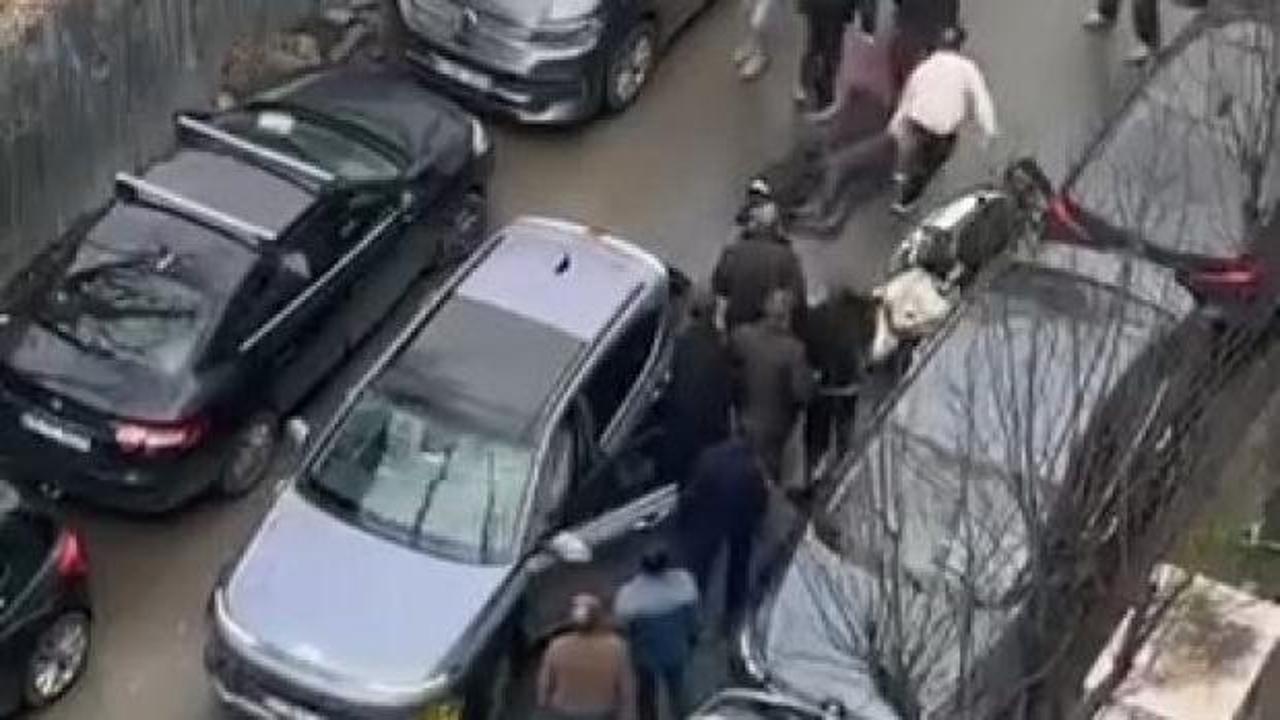 Park kavgası cinayetle bitti: Saldırganı, ölen kişinin yakınları tekme tokat dövdü