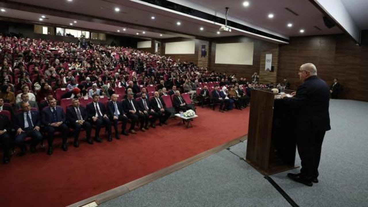 Bakan Güler, Kartal İmam Hatipli öğrencilerle bulu…