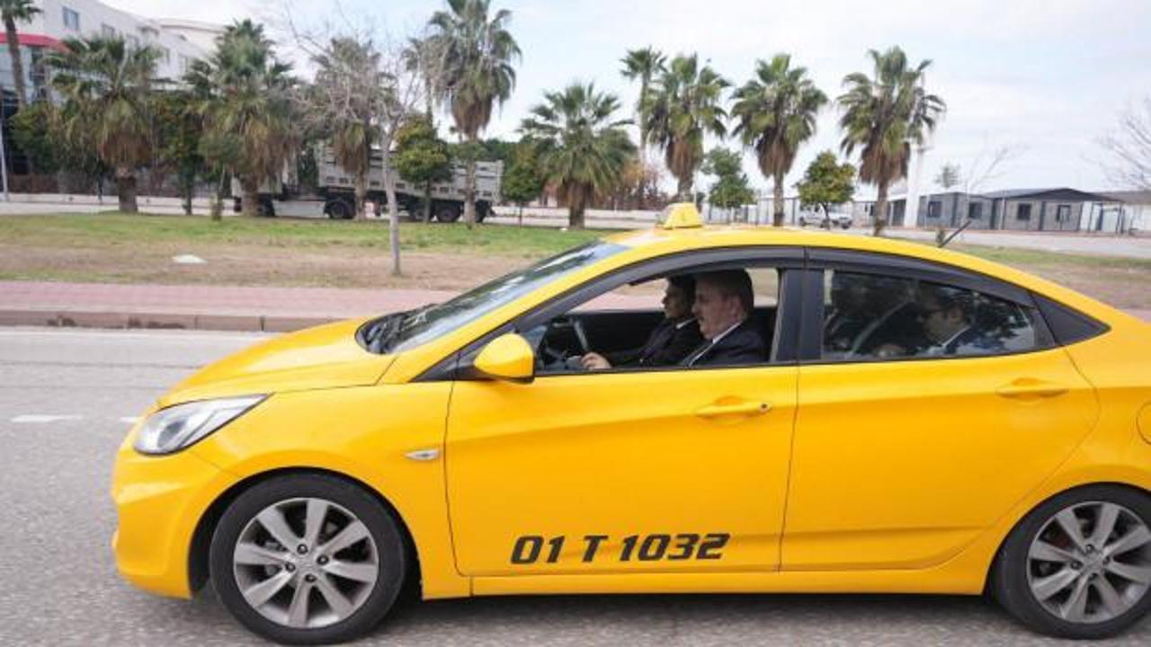 Destici, Adana'da taksici esnafıyla buluştu