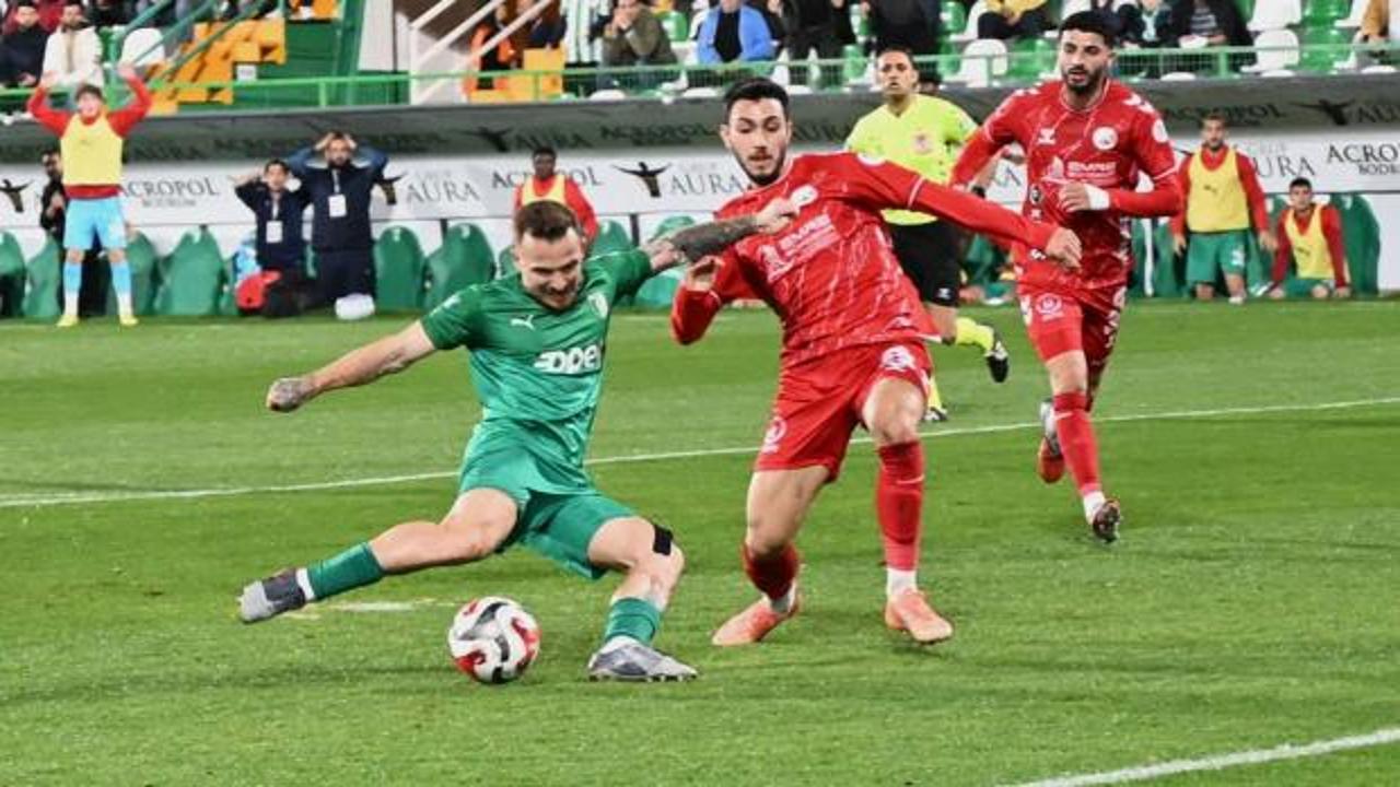 Heyecan son saniyeye kadar sürdü! 7 gollü düelloyu kazanıp yarıştan kopmadılar