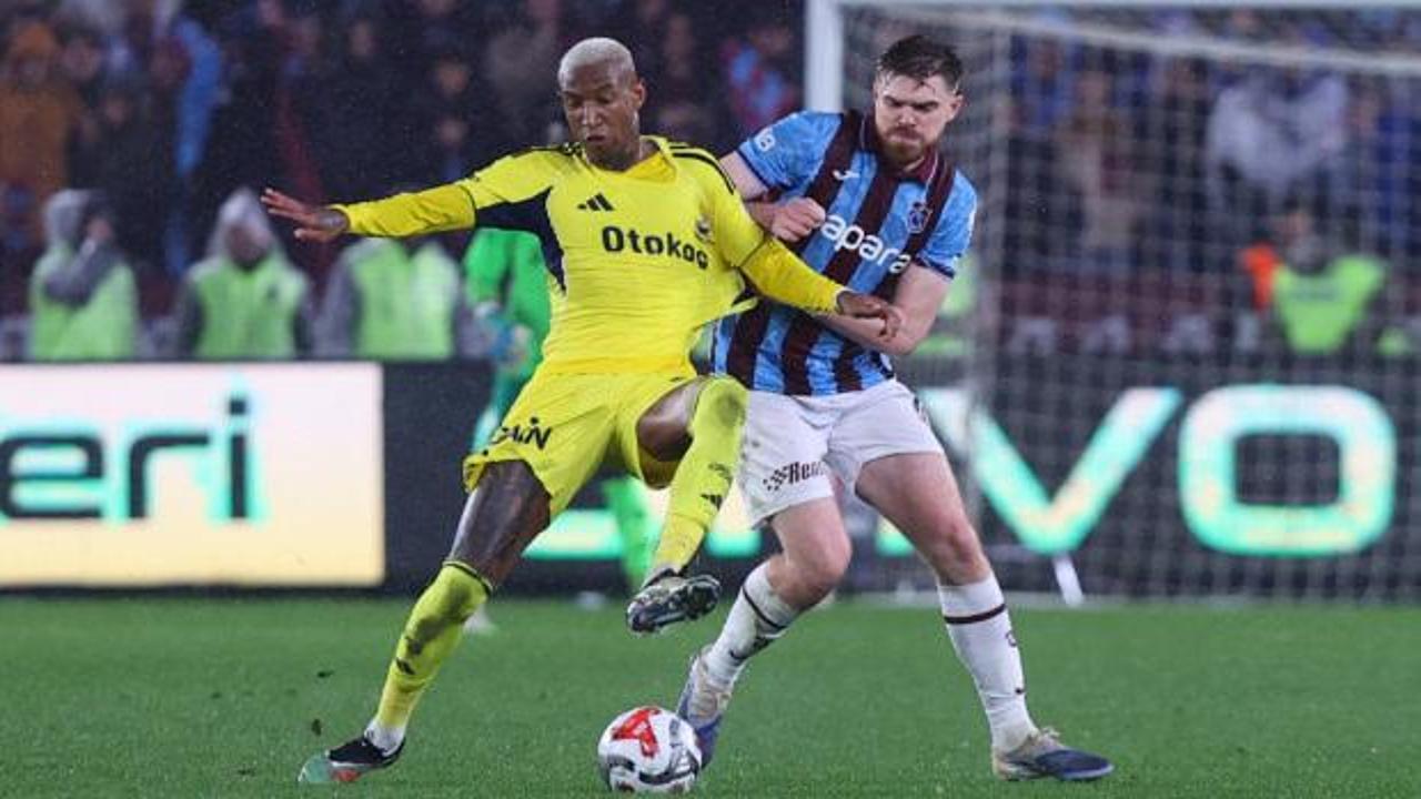 Olay yorum: "Oyuncu 'Eyvah atıldım' diyor, hakem kırmızı göstermiyor"