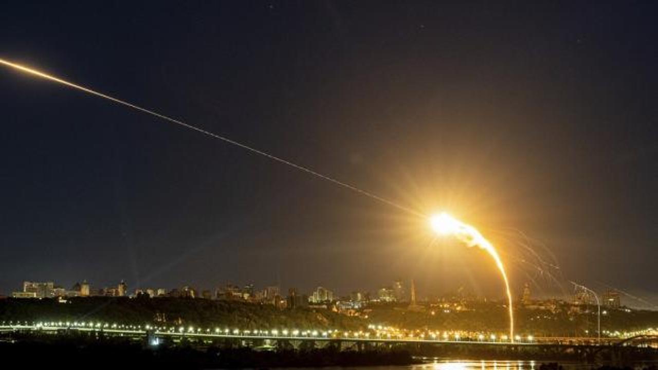 Rusya son dakika duyurdu: Moskova'yı hedef aldılar! Çok sayıda hava aracı düşürüldü