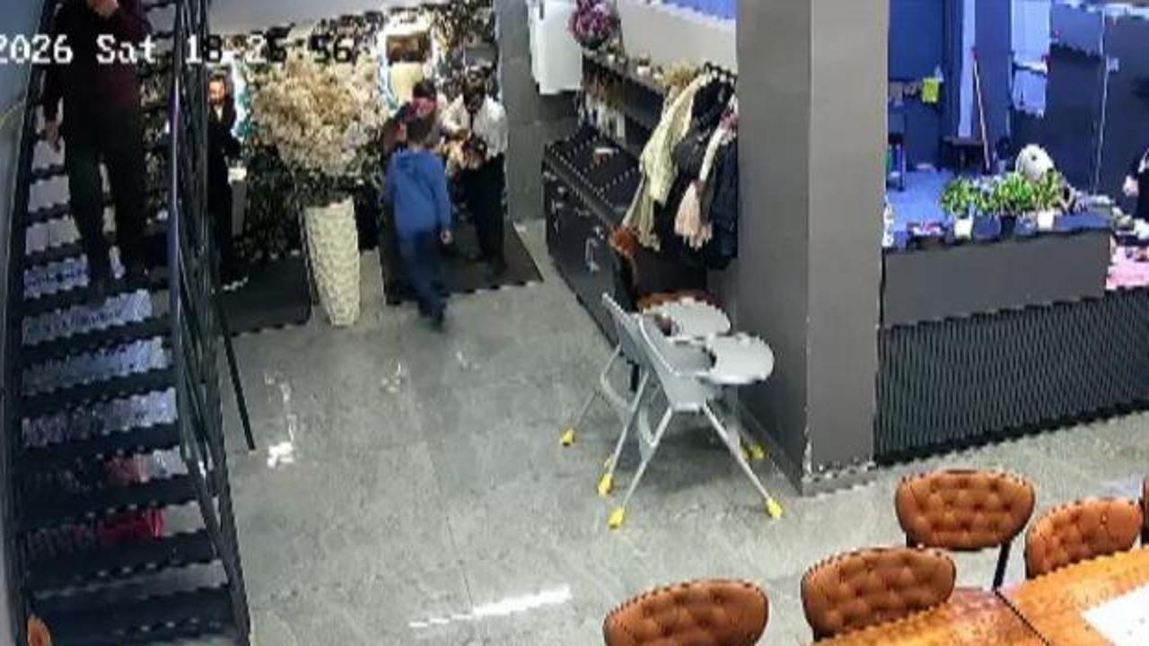 Şefin Heimlich müdahalesi bebeği hayata bağladı: İşte o anlar kamerada