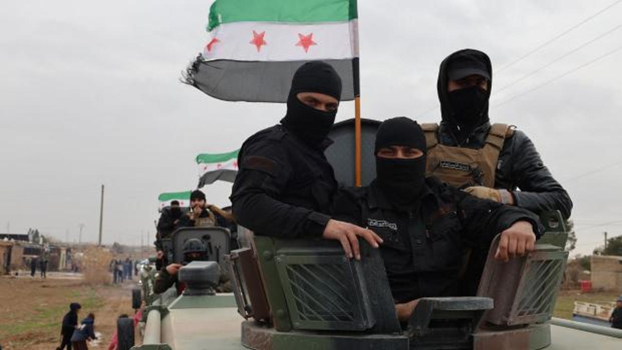 Suriye ordusu ABD'nin &ccedil;ekildiği askeri &uuml;ss&uuml; teslim aldı