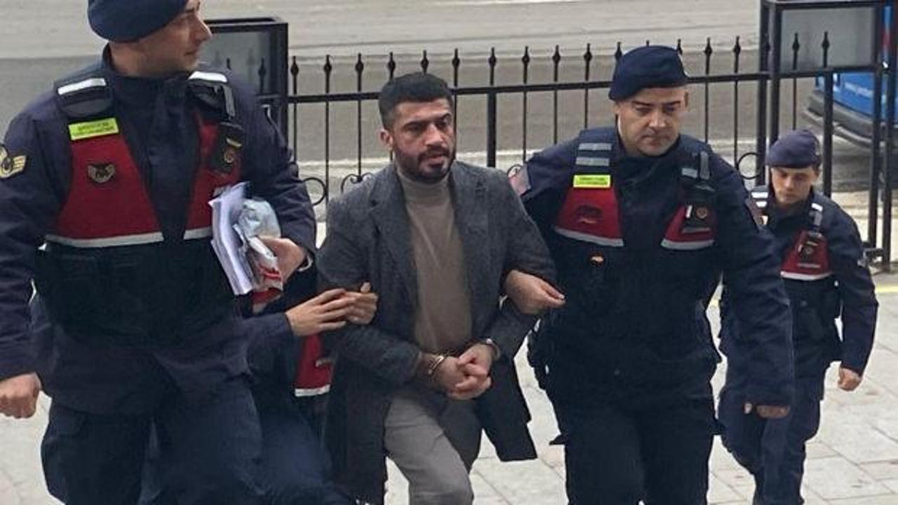 Tartıştığı arkadaşını 7 bıçak darbesiyle öldürdü!