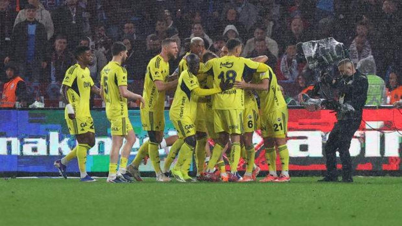 Trabzon'da gövde gösterisi! 5 gollü maçta zafer Fenerbahçe'nin