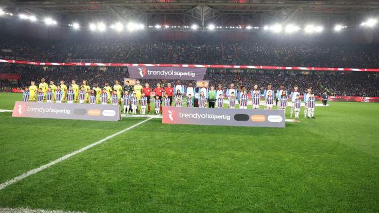 Trabzonspor-Fenerbahçe maçı sonrası isyan! Tribünlerde "İstifa" sesleri