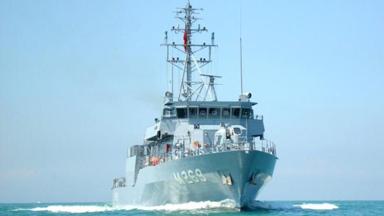 Türk mayın avlama gemisi Yunanistan'da! Pire'ye demirledi