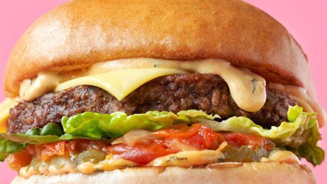 Ünlü fast food zinciri çöküşe geçti: Milyonlarca para zarar etti