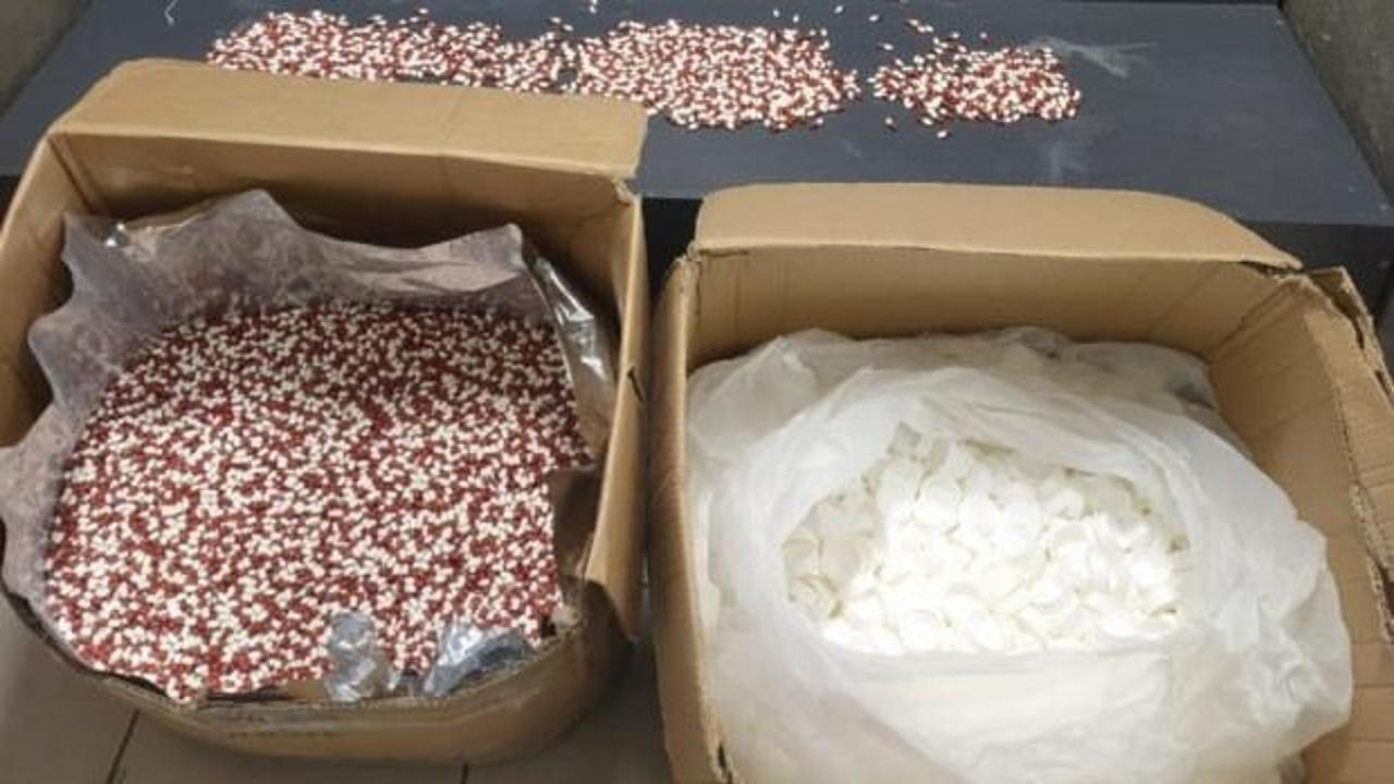 İzmir'de zehir tacirlerine darbe! 104 bin uyuşturucu  ele geçirildi