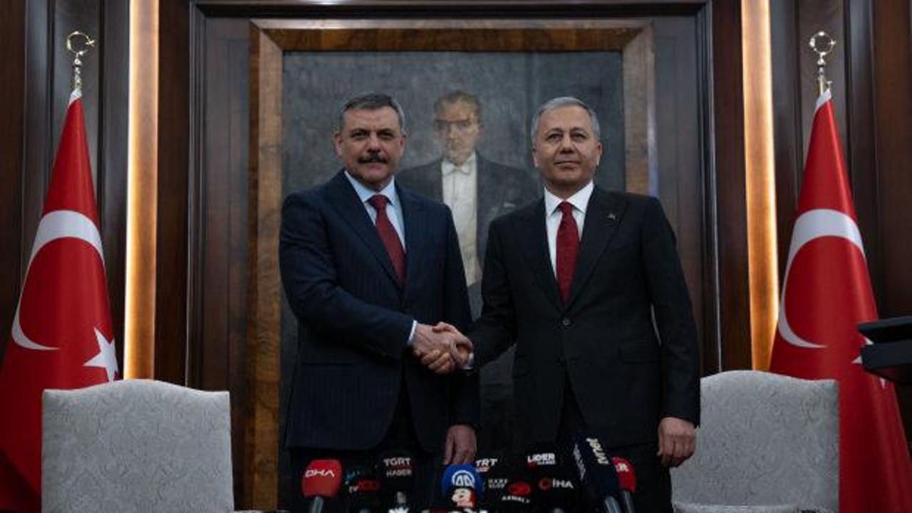 Yeni Bakan Çiftçi, Âl-i İmrân Suresi 26. ayeti okuyarak görevi devraldı