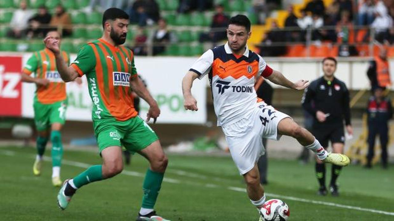 Başakşehir, Alanya'da 3 puanı ilk yarıda kaptı