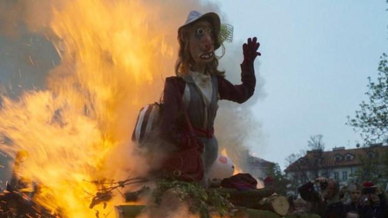 Cadılık iddiası: Anne ve bebeği öldürüldü