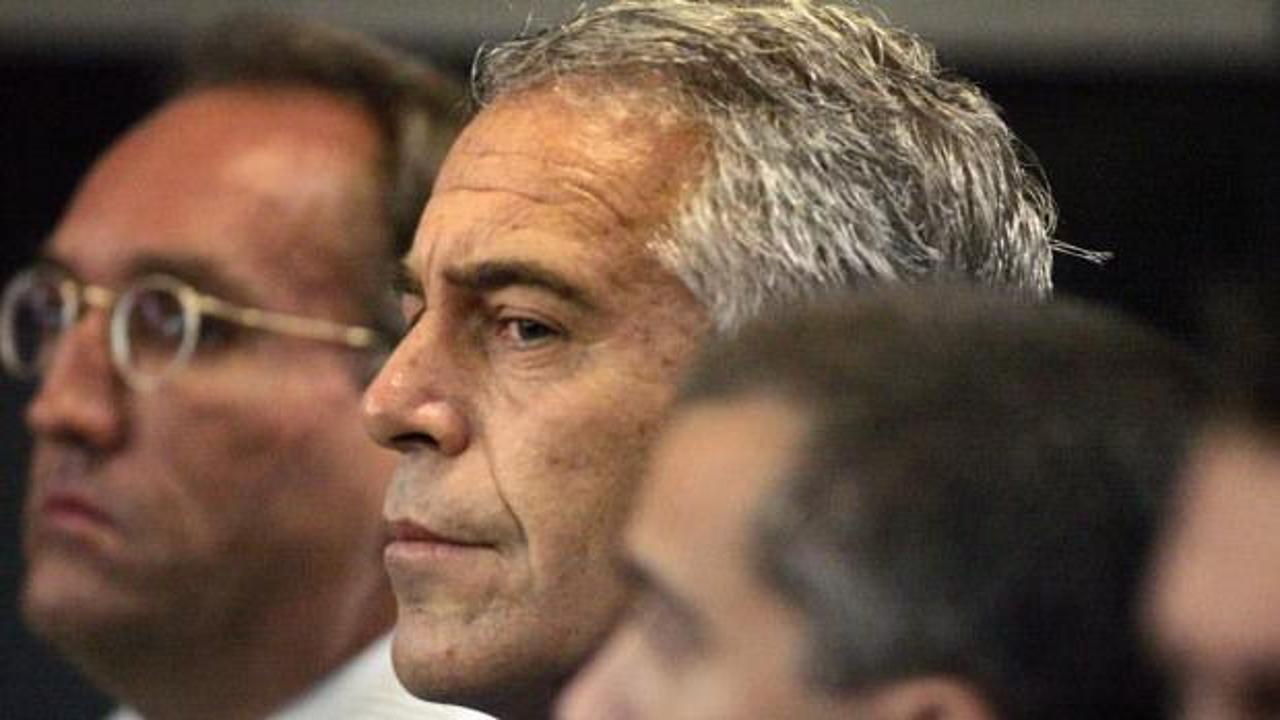 Epstein adadaki her şeyin gömülmesini emretmiş!