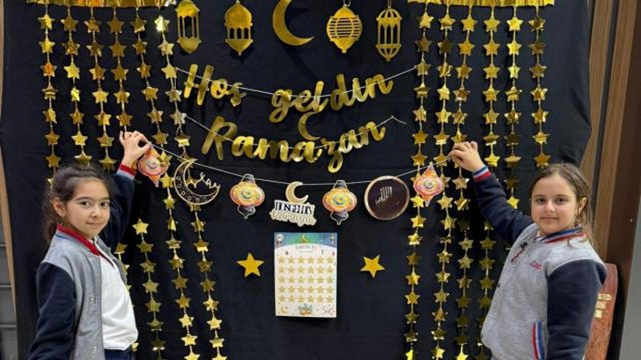 Okulda Ramazan ışıltısı: Ay ve yıldızlarla manevi atmosfer